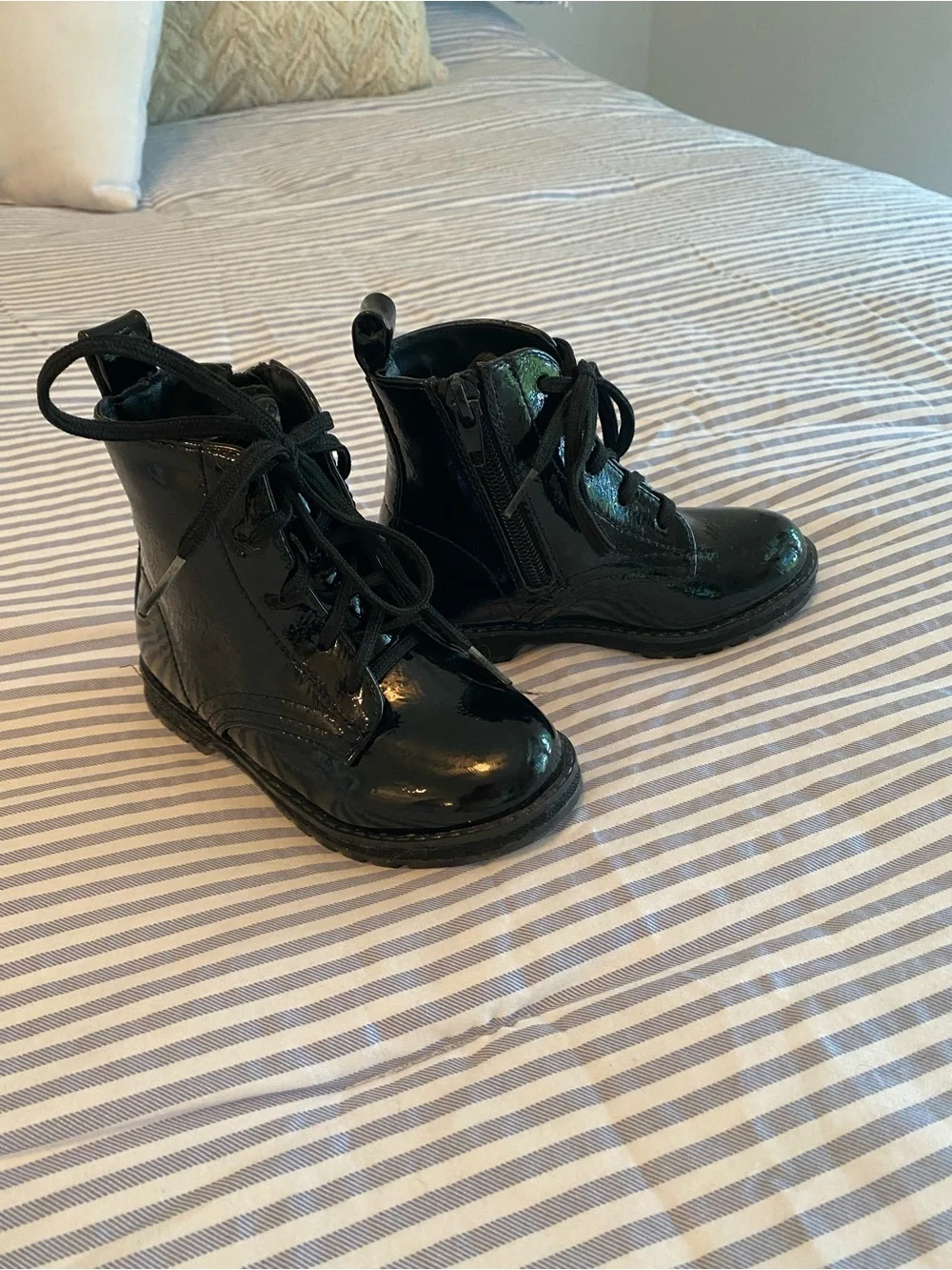 NWOT Little Girls MIA Black Patent Lace-Up Boots 7